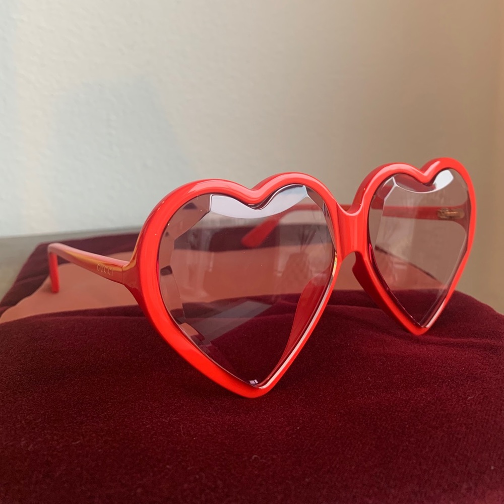 GUCCI HEART SUNGLASSES